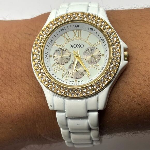 White XOXO Watch - Picture 1 of 3